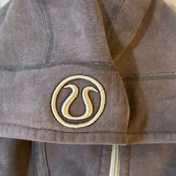 Lululemon Vintage Scuba - Picture 6 of 6